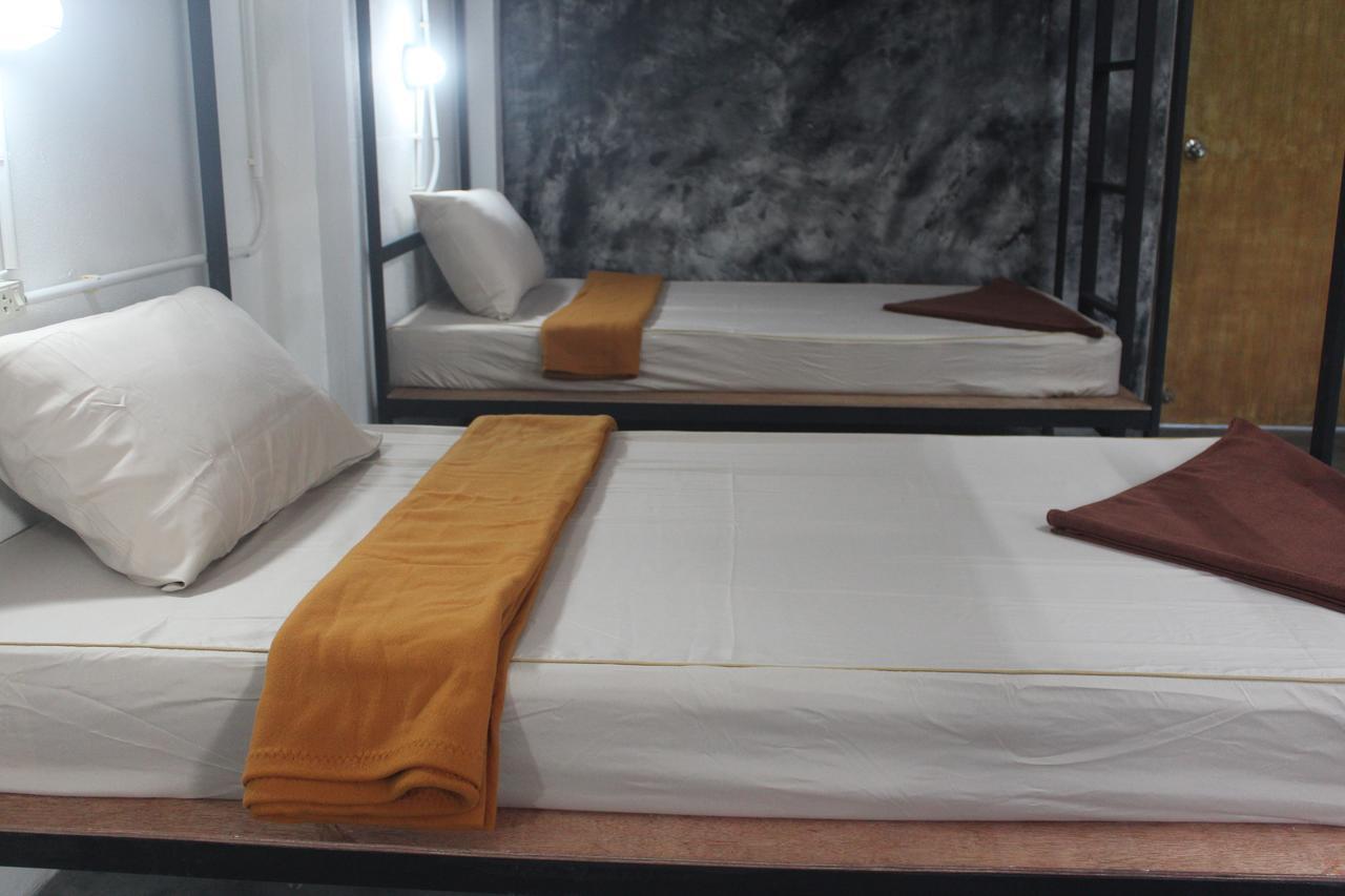 Black Wood Hostel Koh Tao Exterior photo