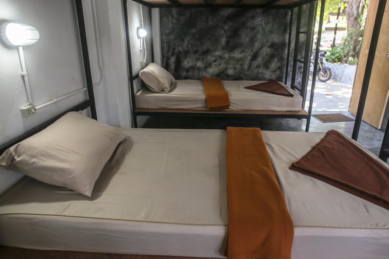 Black Wood Hostel Koh Tao Exterior photo