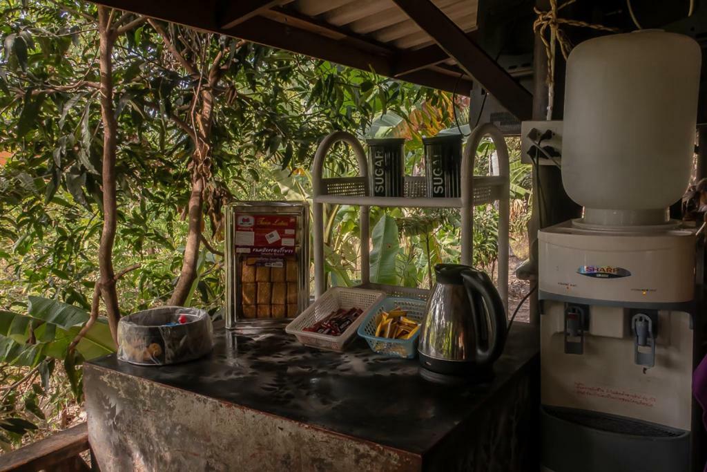Black Wood Hostel Koh Tao Exterior photo